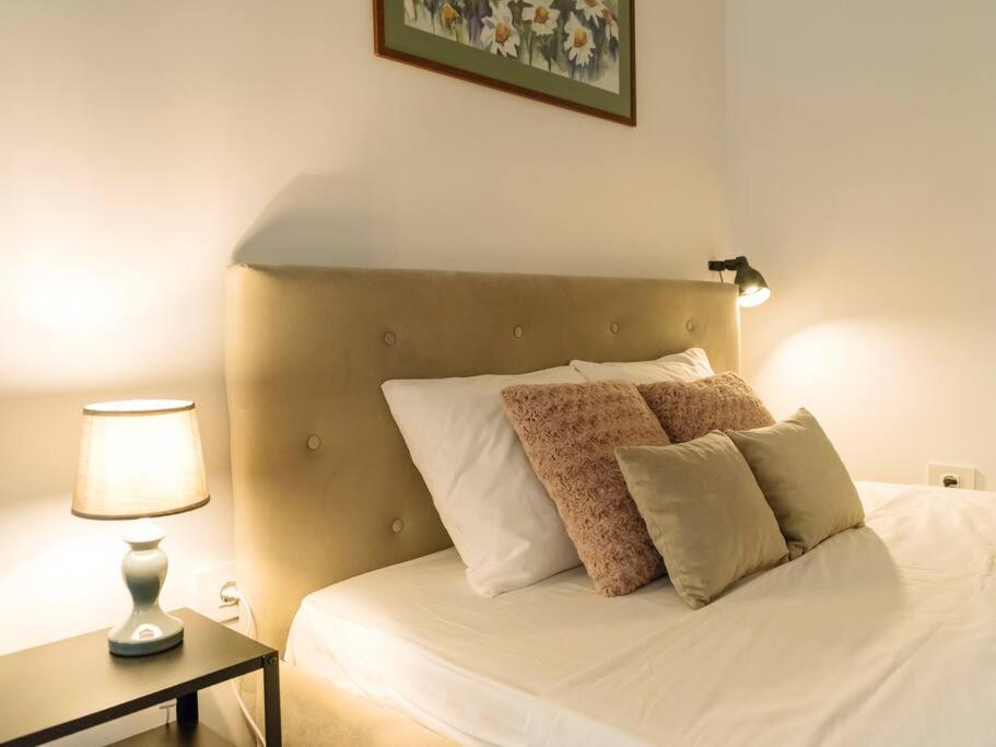 Cozy Studio Next To House Of Parliament Bucarest Esterno foto